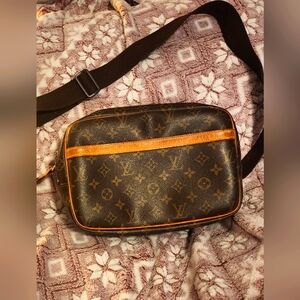 Authentic Louis Vuitton Reporter PM